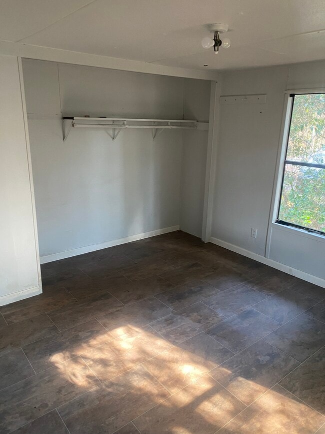 Building Photo - 7 Ridgecrest Rd