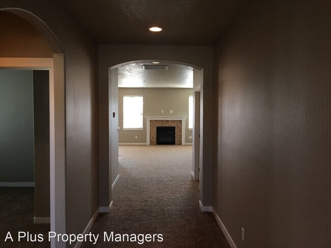 Building Photo - 3 br, 2 bath House - 13320 N Telluride Loop