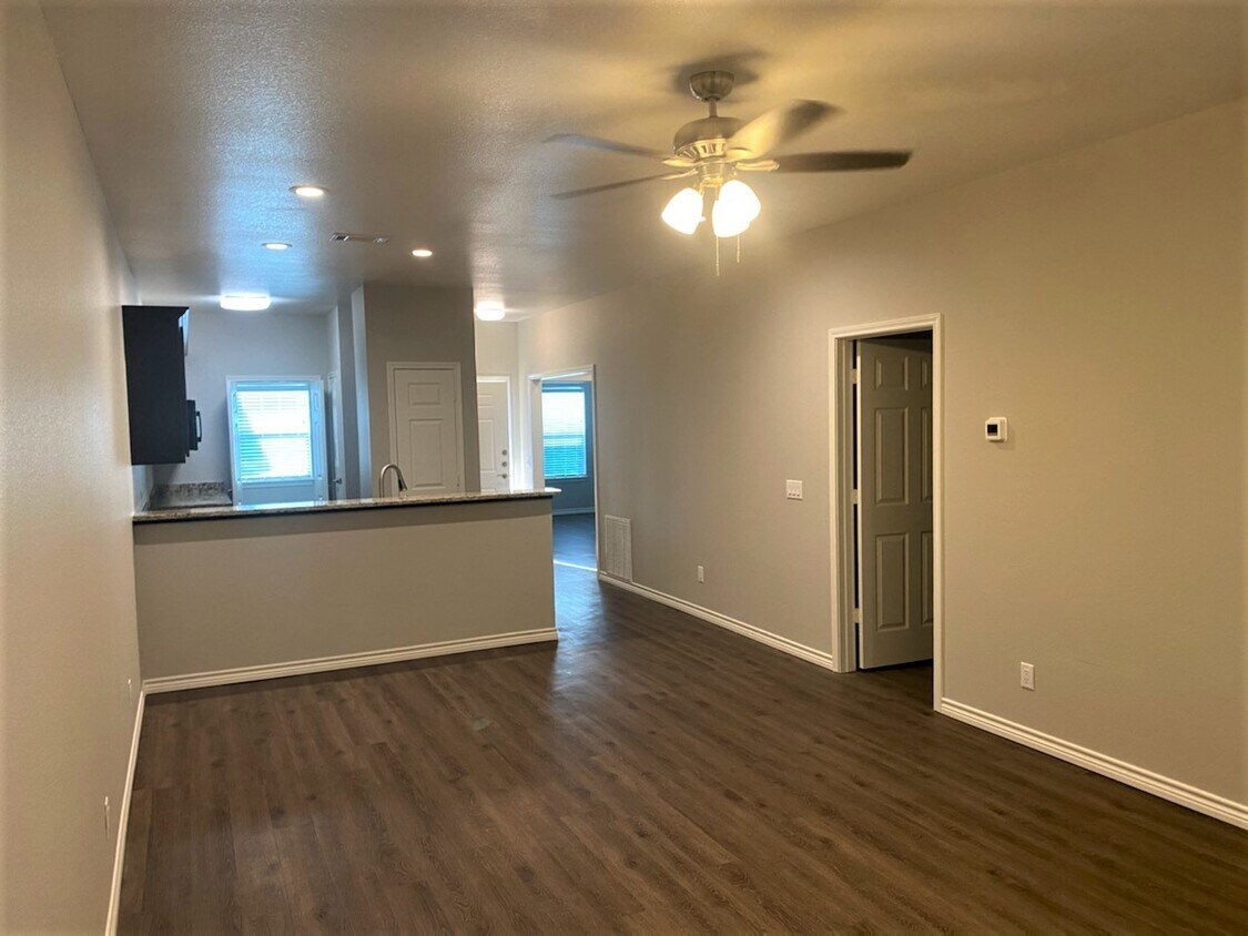 Foto principal - 700 Pecan Ct