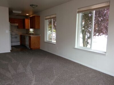 Primary Photo - 1394 Willow Ln