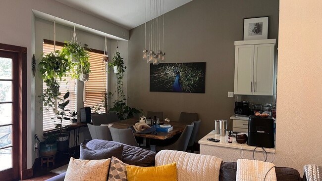 Foto del edificio - Beautifully Updated 3BR Home in Prime South Austin Location!