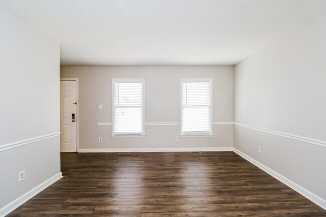 Foto del edificio - 6335 Teaneck Pl