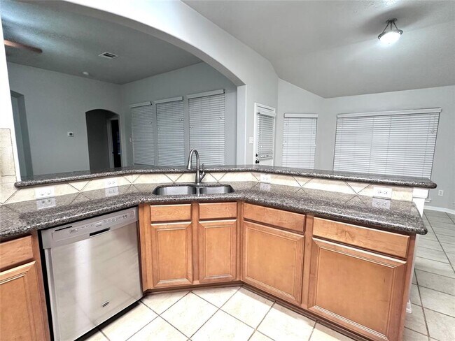 Building Photo - 31710 Midlake Park