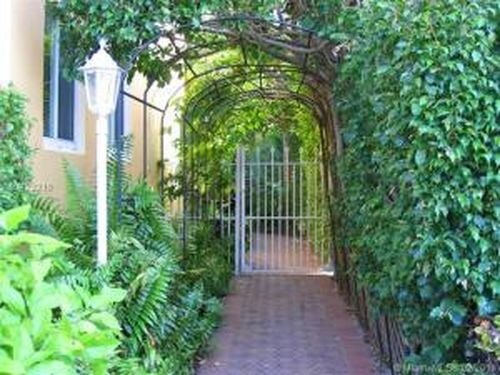 Building Photo - 8 Isle of Venice Dr