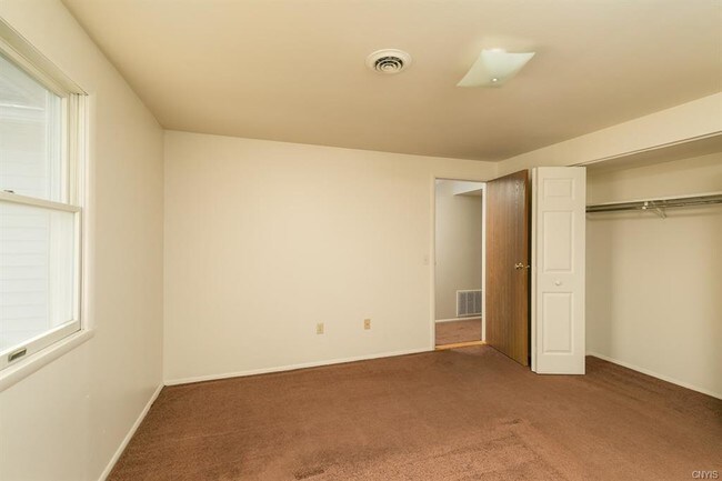 Foto del edificio - 25462 James St