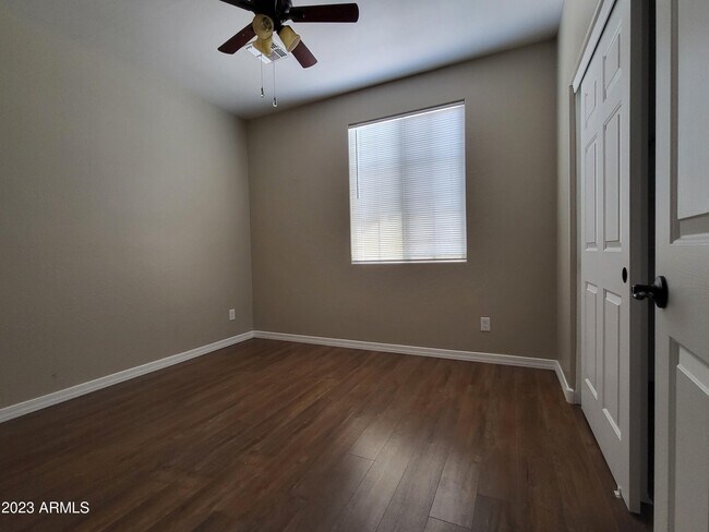 Foto del edificio - 15728 W Desert Hills Dr