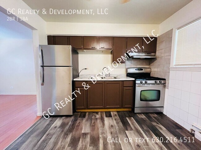 Foto del edificio - *** 2 BDRM / SUMMIT LOCATION / APPL INCL /...