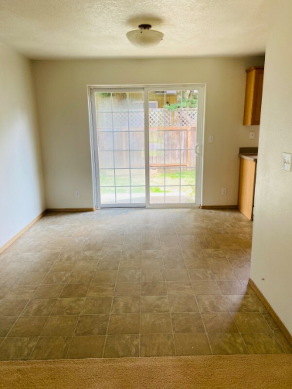 Building Photo - 3973 Evergreen Way