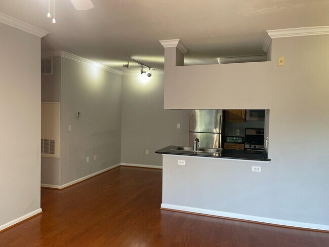 Foto del edificio - 12124 Garden Ridge Ln