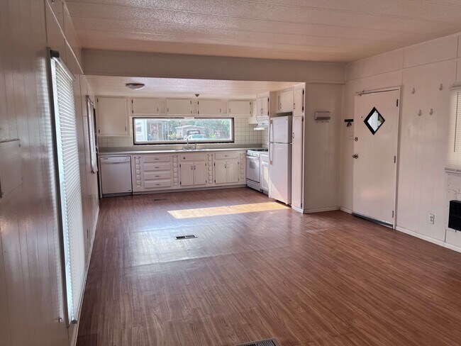 Foto del edificio - Home Sweet Home in Marianna Village - 2 bedroom and 1.5 bath