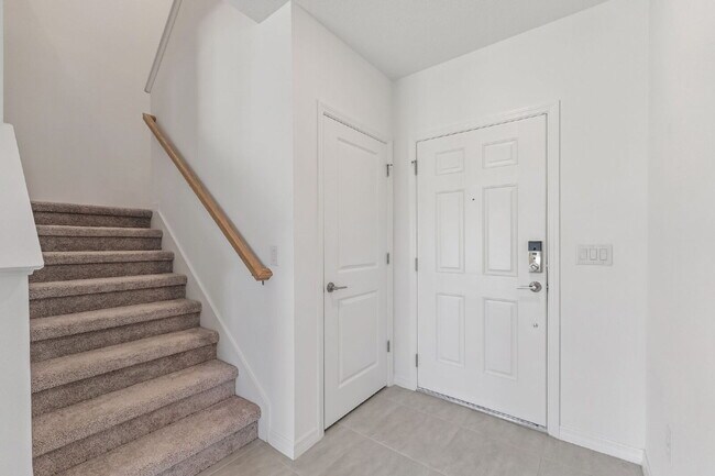 Building Photo - Spacious 5 Bedroom with 3 Baths + Bonus & 2,673 Sq Ft of Comfort in Edgewater, FL!