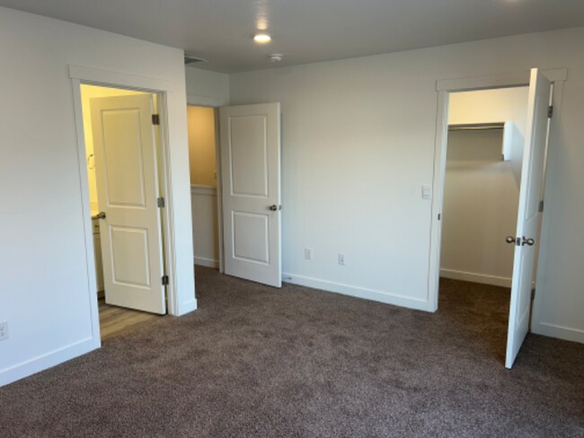 Building Photo - 3933 Orinda Dr