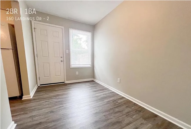 Foto del edificio - 160 Landings Dr