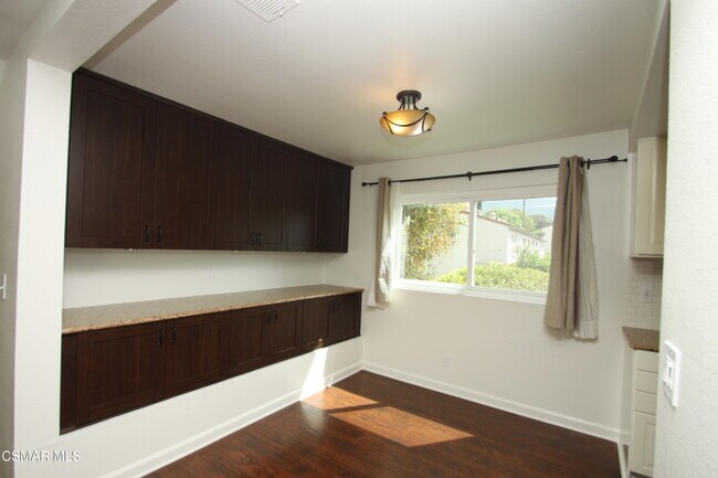 Foto del edificio - 1299 Ramona Dr