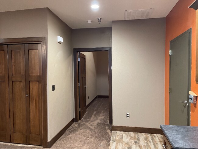 Foto del edificio - 131 N Santa Fe Ave