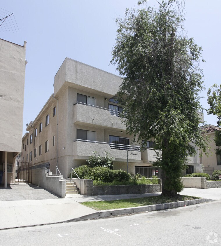 Building Photo - 5718 Camellia Ave