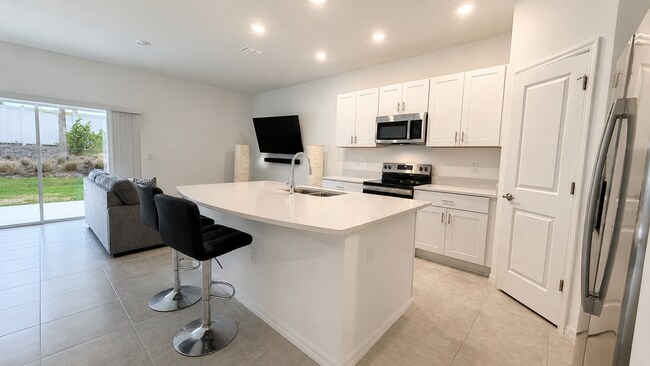 Building Photo - Brand New 3BR Townhome in Lakewood Ranch