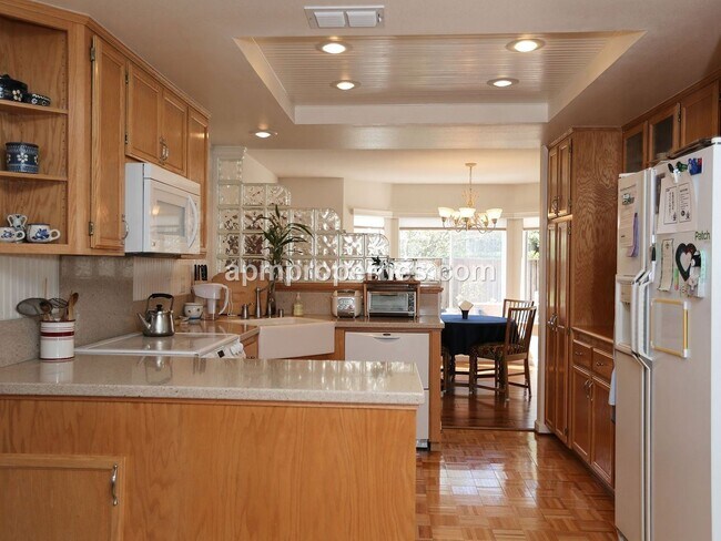 Building Photo - 3 br, 2.5 bath House - 664 S Blackbrush Lane