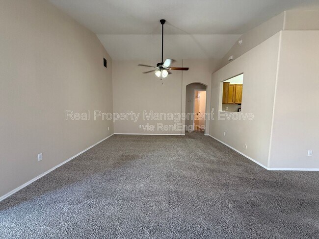 Foto del edificio - 3454 E Juanita Ave