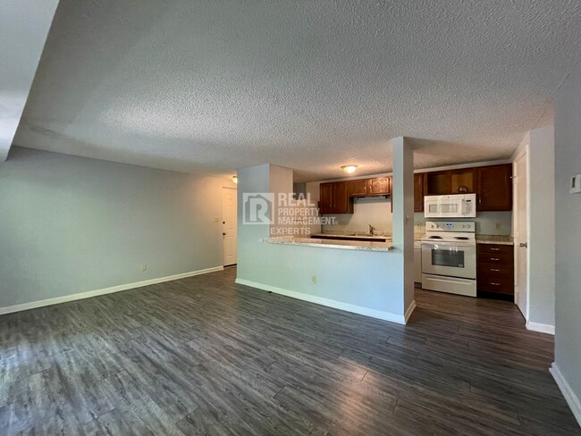 Foto del edificio - **MOVE IN SPECIAL!**Beautiful 2 Bed 2 Bath...