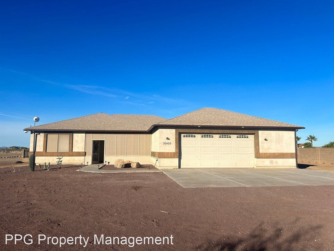 3 br, 2 bath House 30420 N 231st Ave House Rental in Wittmann, AZ
