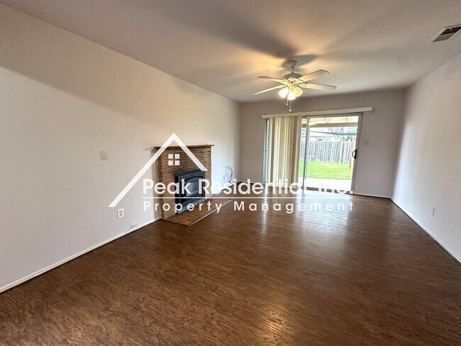 Building Photo - 3 br, 2 bath House - 614 Wales Dr
