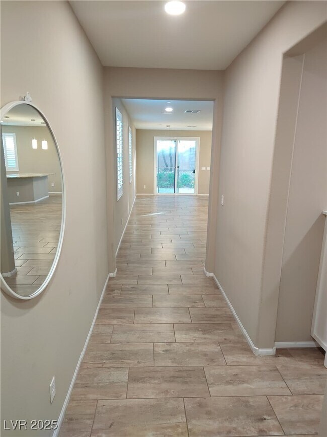 Foto del edificio - 3119 Biccari Ave