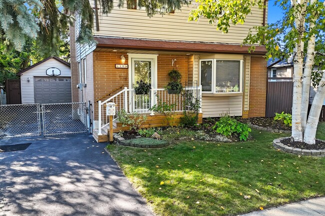 Photo du bâtiment - 10 Roosevelt Ave