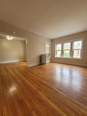 Building Photo - 916 Reba Pl