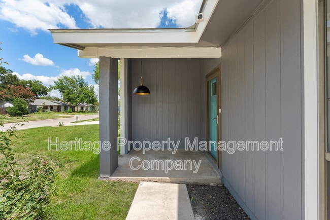 Building Photo - 7210 Cloverfield Ln
