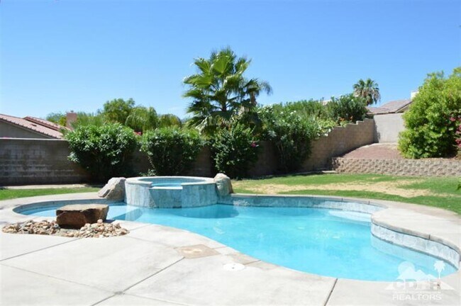 Foto del edificio - 79767 Randolph Ct
