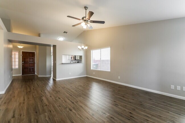 Foto del edificio - 4379 W Bunk House Rd