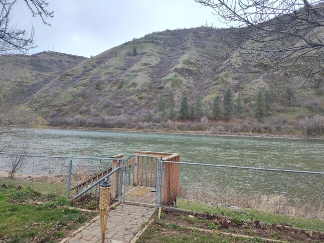 Building Photo - Live on the Clearwater River!  3 bedroom 2...