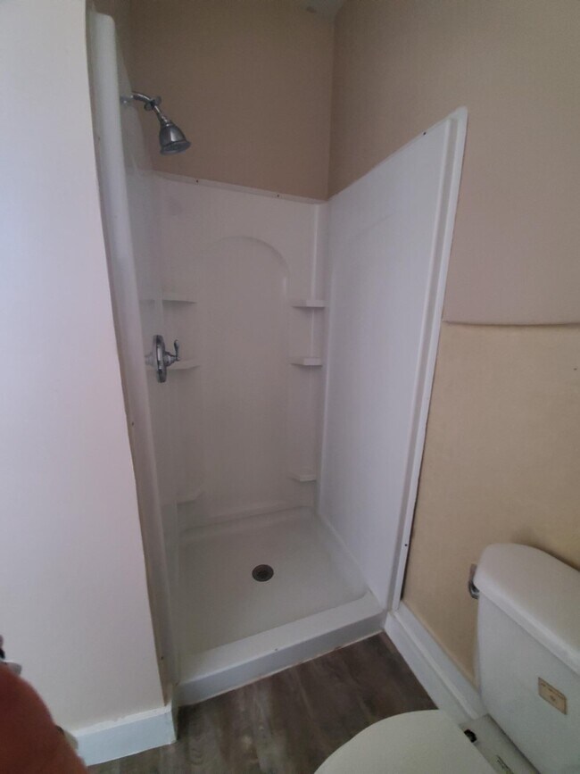 Building Photo - 204 E 11th Ave