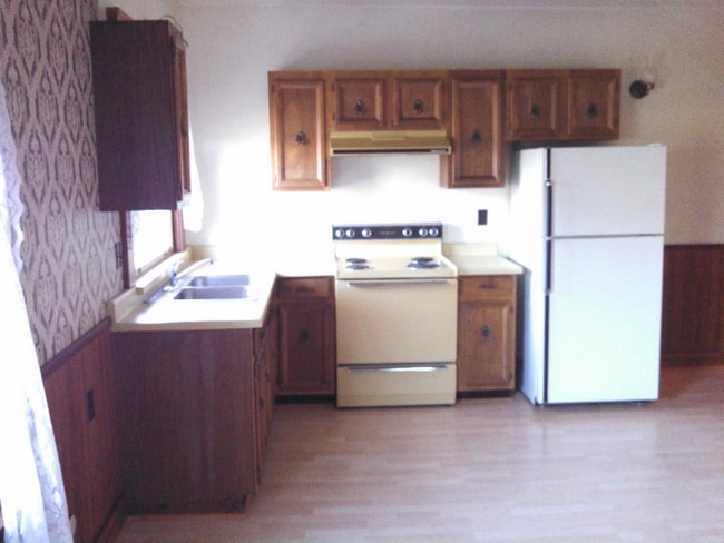Building Photo - 743 Buchon St