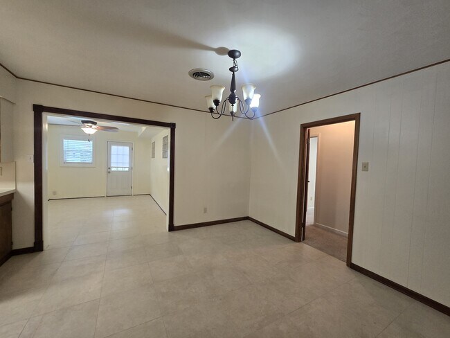 Building Photo - 308 Mackeral St