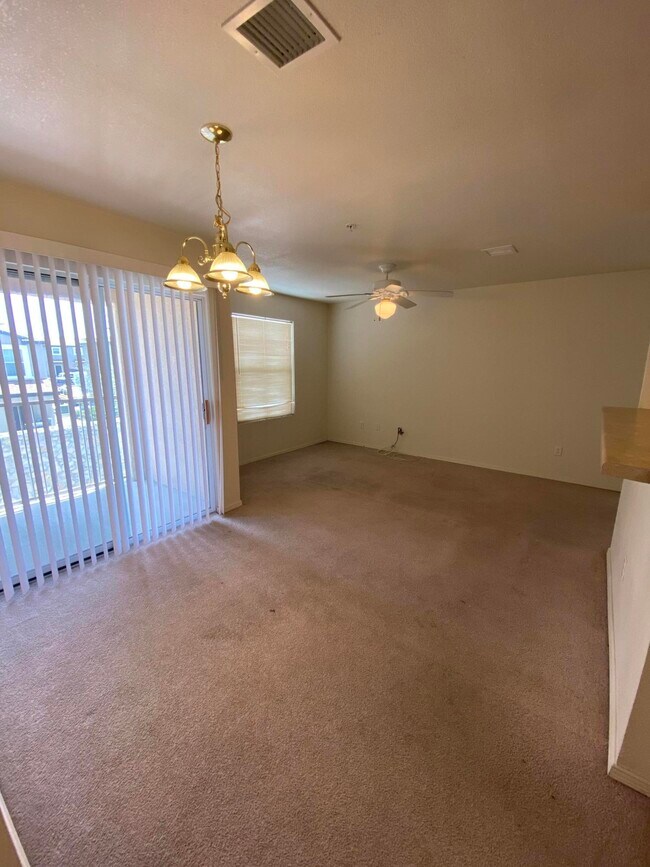 Building Photo - 6027 Brook Hollow Dr