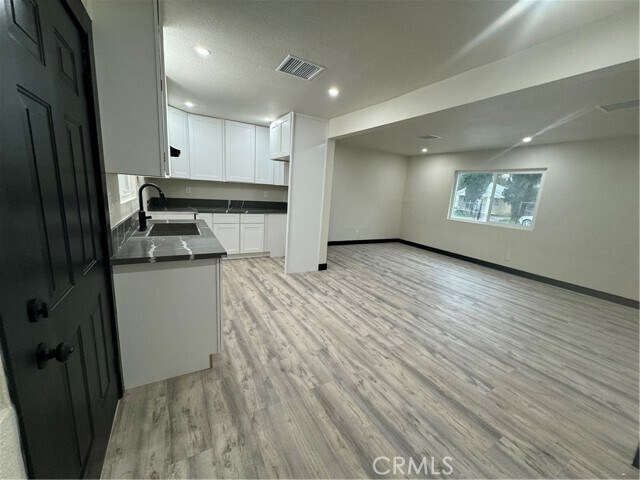 Foto del edificio - 1214 Hardt St