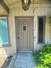 Building Photo - 2294 Bellevue Rd