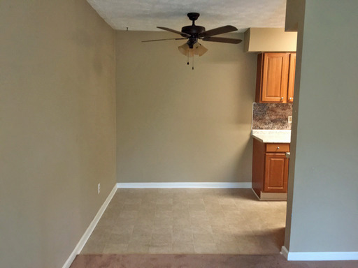 Building Photo - 1281 Village Dr