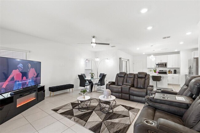 Building Photo - 5790 Meditation Dr