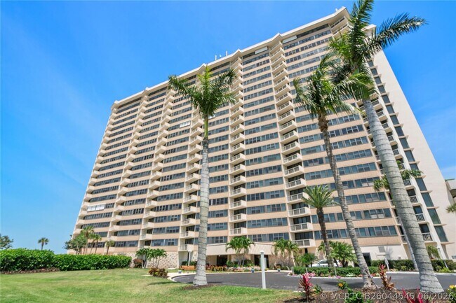 Foto del edificio - 58 N Collier Blvd