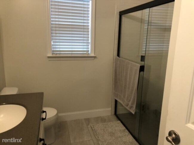 Foto del edificio - 3 br, 2.5 bath House - 9143 Seamill Rd