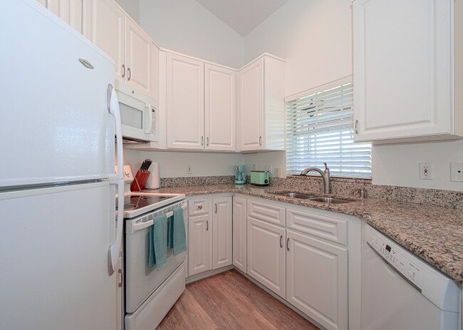 Building Photo - 441 Quail Forest Blvd