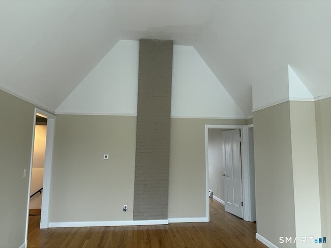 Building Photo - 59 Montowese St