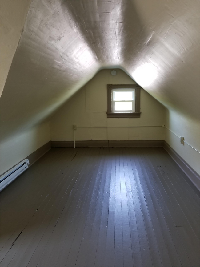 Building Photo - 23 E Ridge St