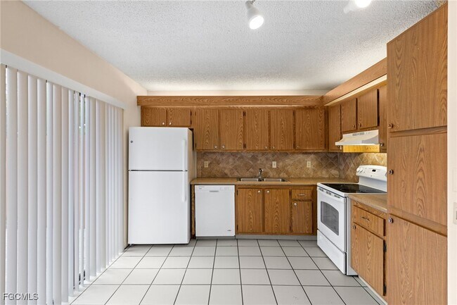 Building Photo - 1706 Park Meadows Dr