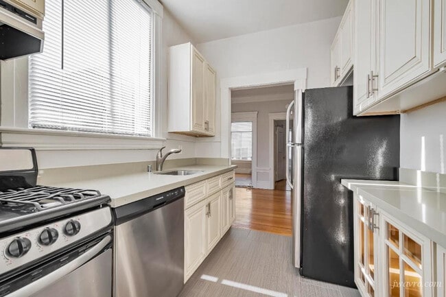 Building Photo - 1250 Taylor St