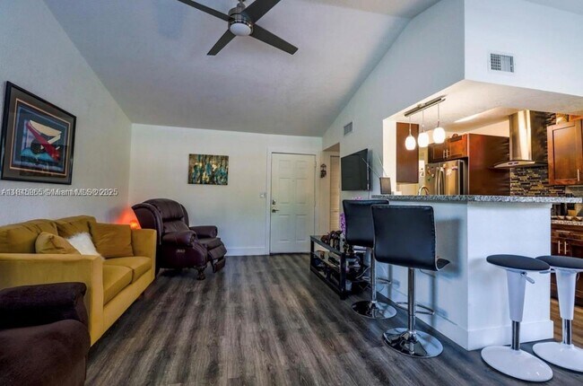 Foto del edificio - 10670 SW 156th Pl