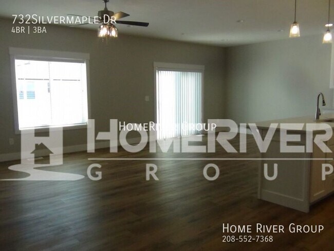 Foto del edificio - 732Silvermaple Dr